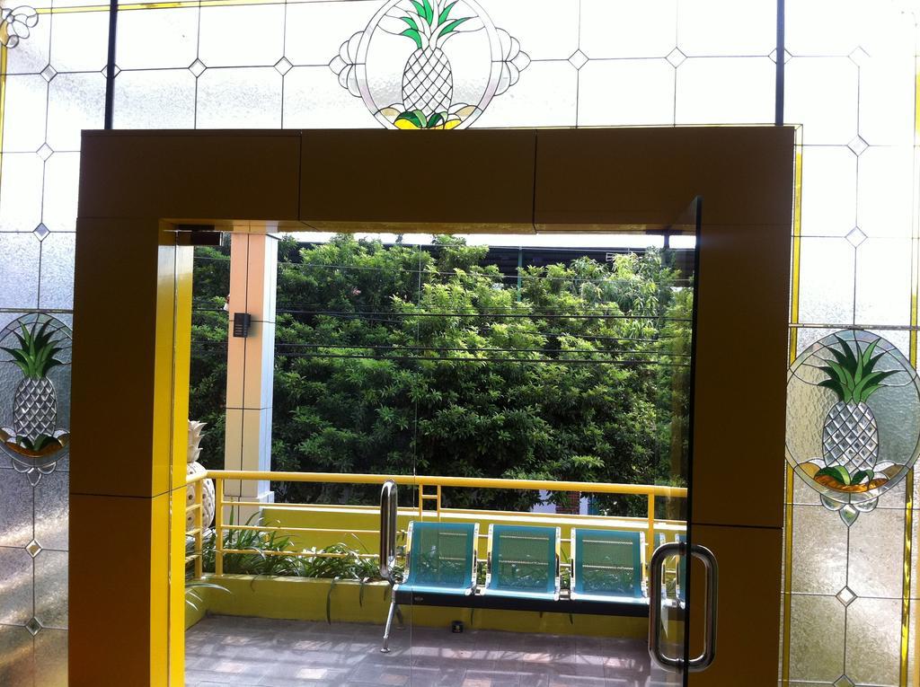 Pineapple Mansion Hotel Surakarta  Luaran gambar