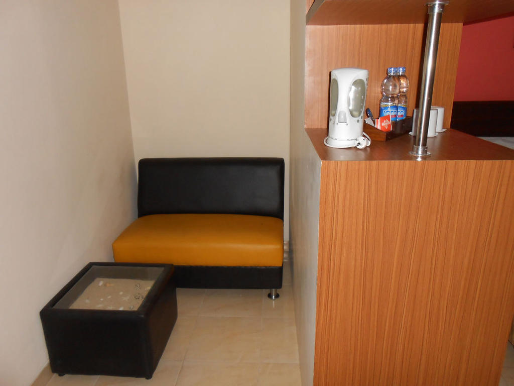Pineapple Mansion Hotel Surakarta  Bilik gambar