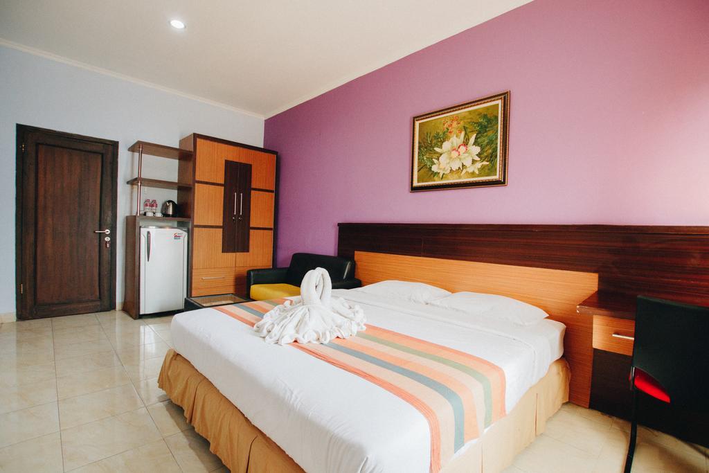 Pineapple Mansion Hotel Surakarta  Luaran gambar